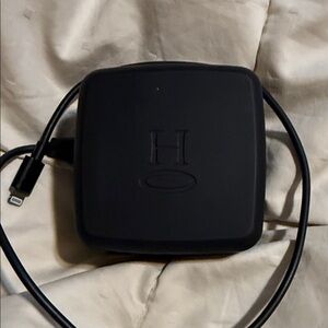Halo Black Cube Charging Adapter with Cable v